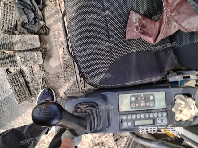 座椅左側(cè)控制臺(tái)/音響/含左手柄（駕駛室部分）