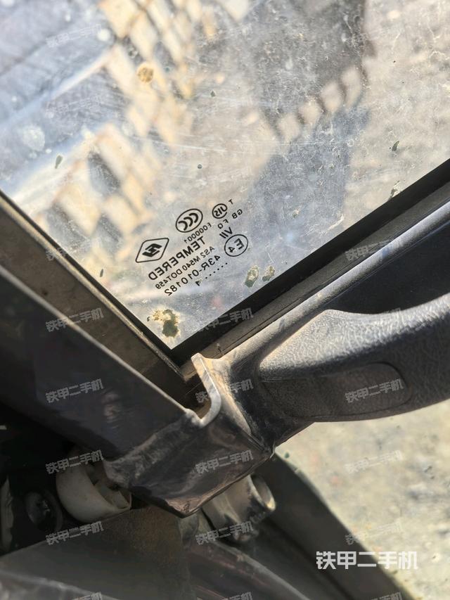 后窗玻璃角標(biāo)(駕駛室部分) 后窗玻璃角標(biāo)(駕駛室部分)