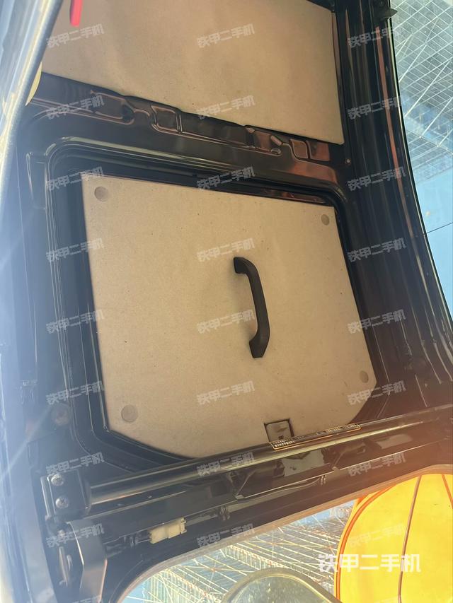 頂棚整體（駕駛室部分）