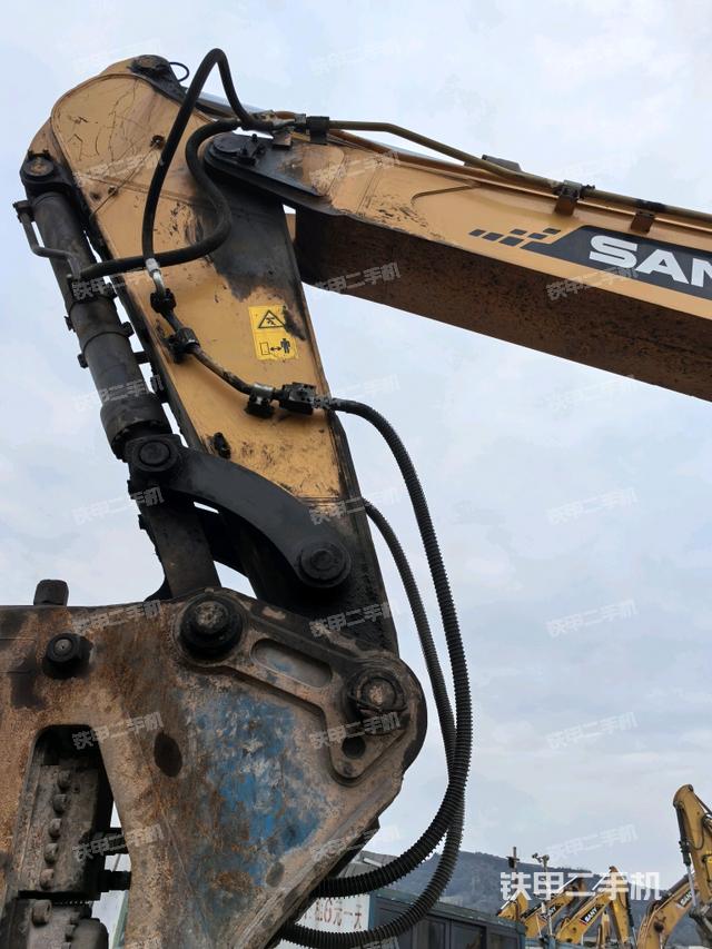 大臂油缸整體?豎拍（工作和回轉(zhuǎn)裝置）