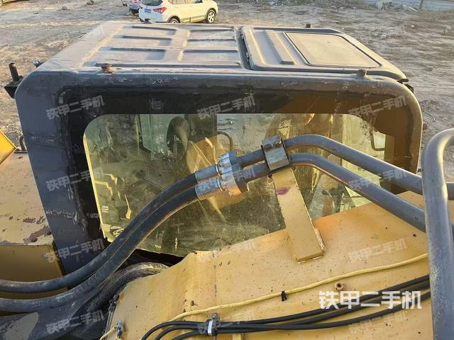 駕駛室頂部（整機(jī)外觀）