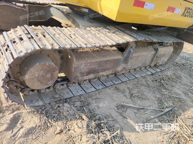 右驅(qū)動輪（行走機(jī)構(gòu)）