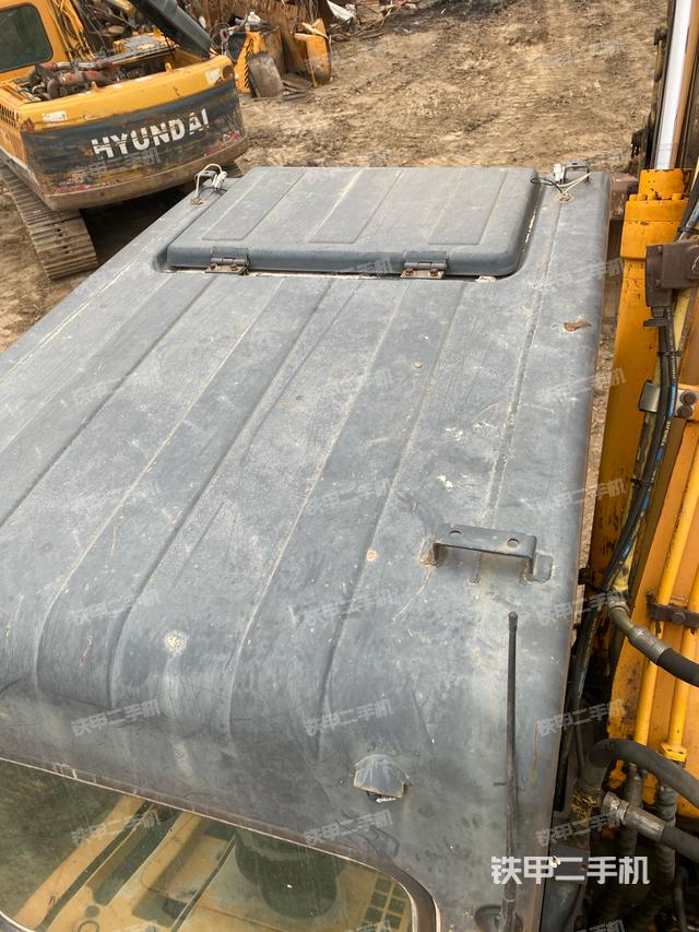 驾驶室顶部（整机外观）