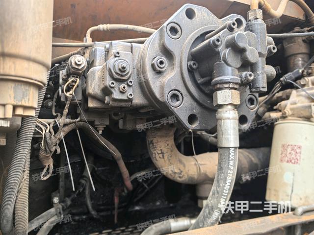 液壓泵斜45?左（大件艙室）