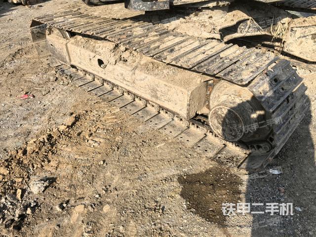 右側(cè)履帶整體?(行走機(jī)構(gòu)) 右側(cè)履帶整體?(行走機(jī)構(gòu))