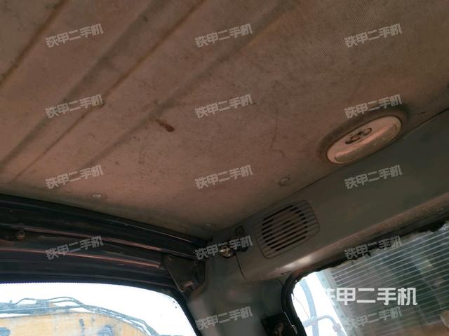 左后方玻璃角標(biāo)(駕駛室部分) 左后方玻璃角標(biāo)(駕駛室部分)