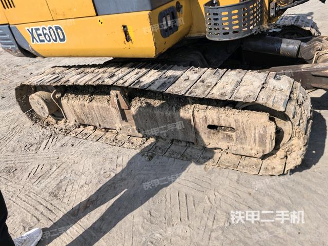 右側(cè)履帶整體?（行走機(jī)構(gòu)）