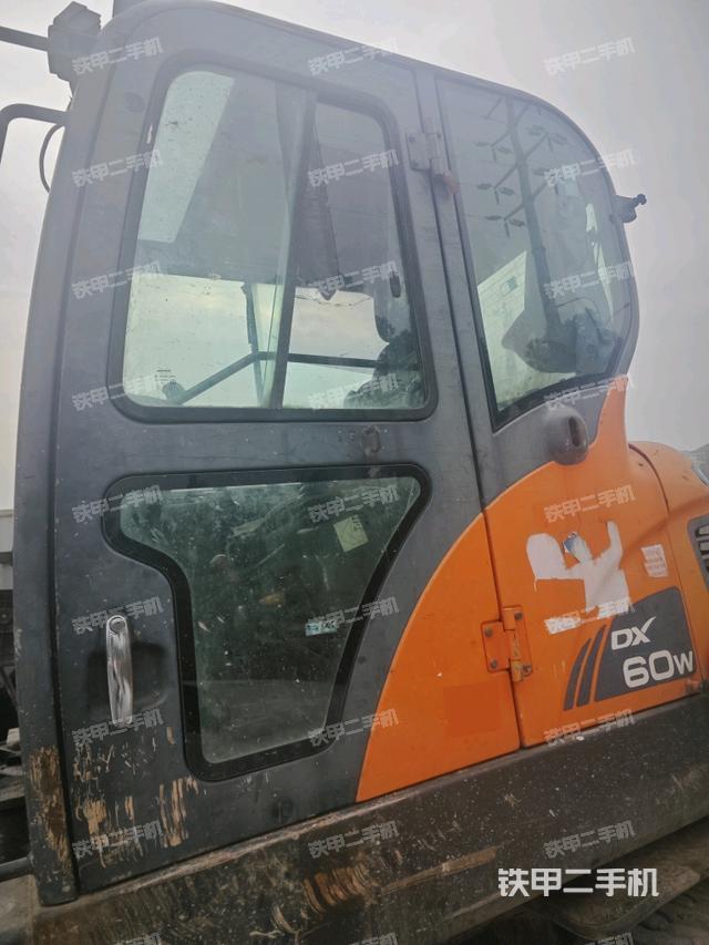 ?駕駛室正側(cè)（駕駛室部分）