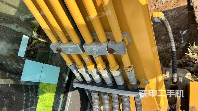 大臂背部俯視（工作和回轉(zhuǎn)裝置）