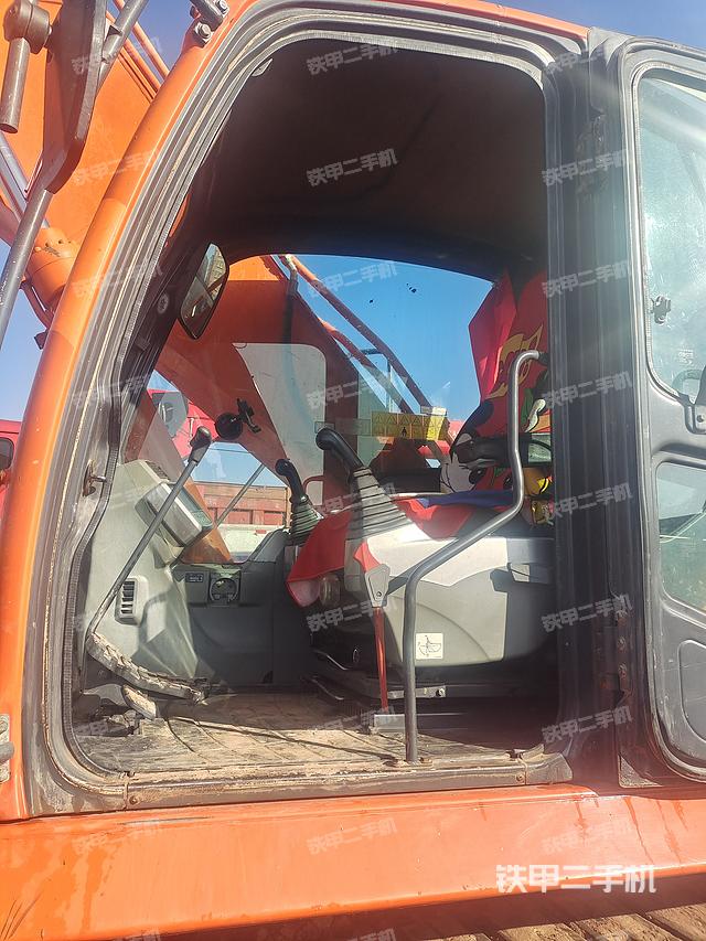 驾驶室整体（整机外观）