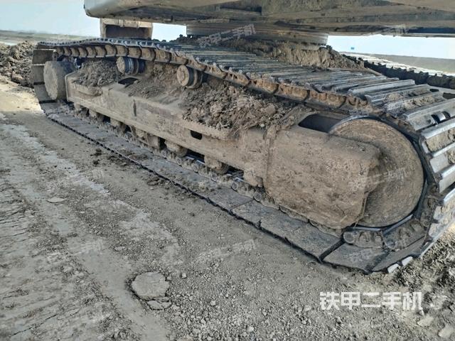 右側(cè)履帶整體(行走機(jī)構(gòu)) 右側(cè)履帶整體(行走機(jī)構(gòu))