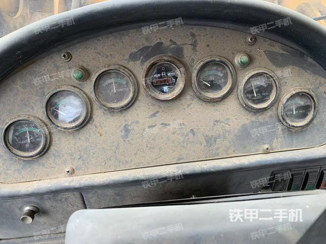 駕駛室工作臺(tái)（整機(jī)外觀及大件）