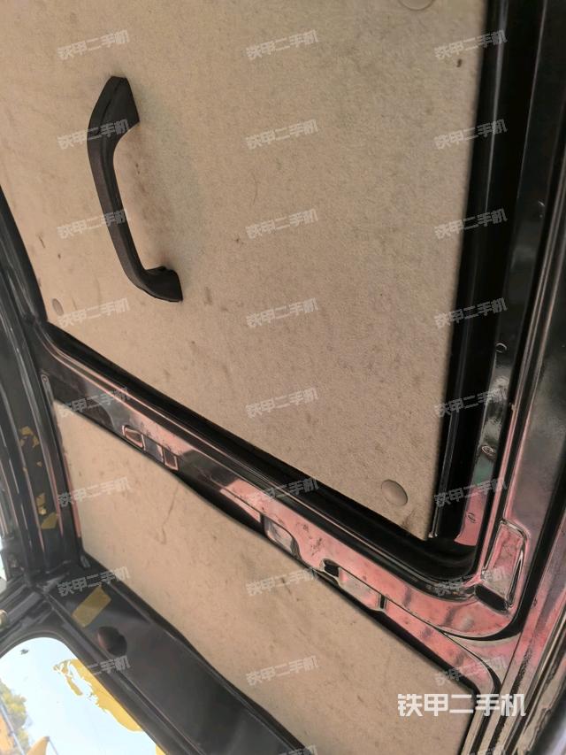 頂棚整體(駕駛室部分) 頂棚整體(駕駛室部分)