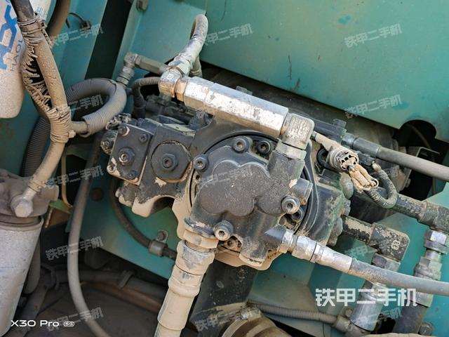 液壓泵艙室正面整體(整機(jī)外觀) 液壓泵艙室正面整體(整機(jī)外觀)