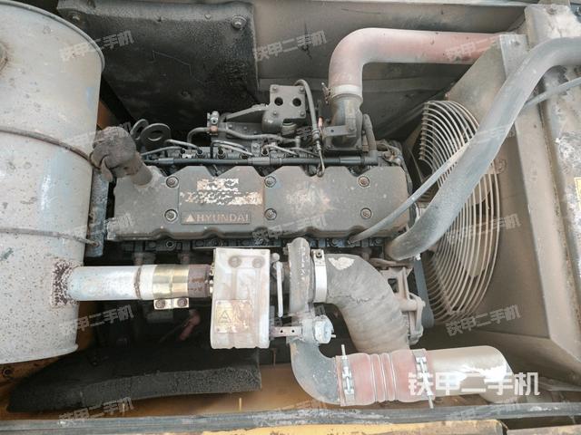 發(fā)動(dòng)機(jī)室（上車部件）