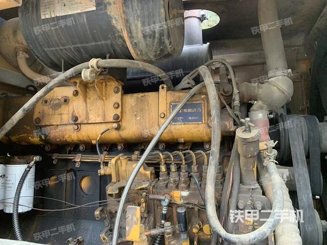 發(fā)動(dòng)機(jī)左側(cè)（整機(jī)外觀及大件）