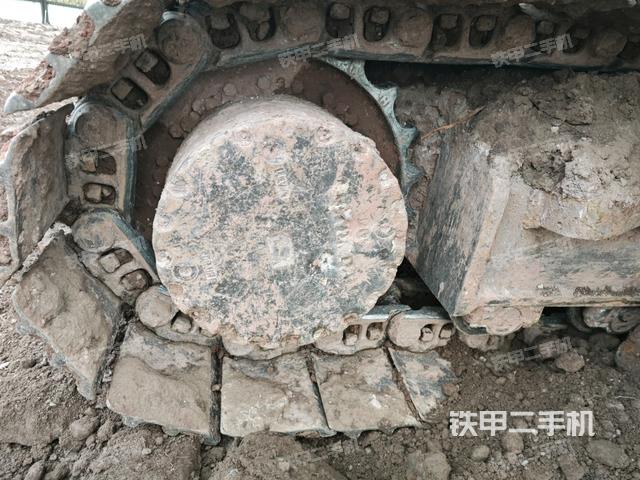 右驅(qū)動(dòng)輪（行走機(jī)構(gòu)）