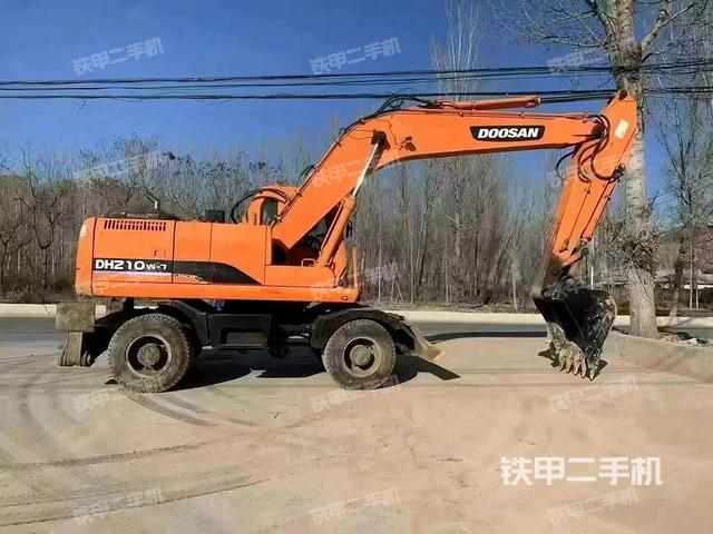 整機右后45°(整機外觀) 整機右后45°(整機外觀)