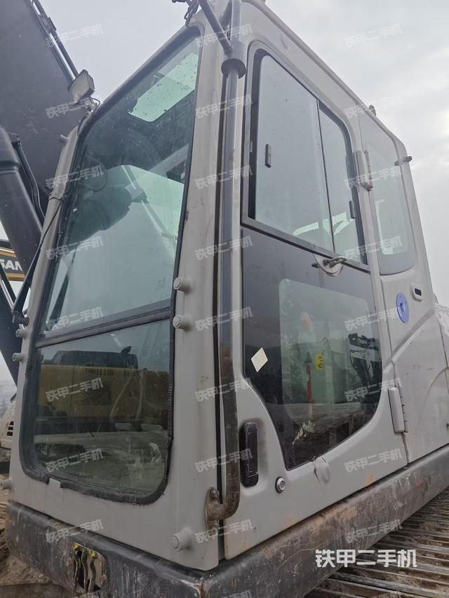 駕駛室左前45度（駕駛室部分）