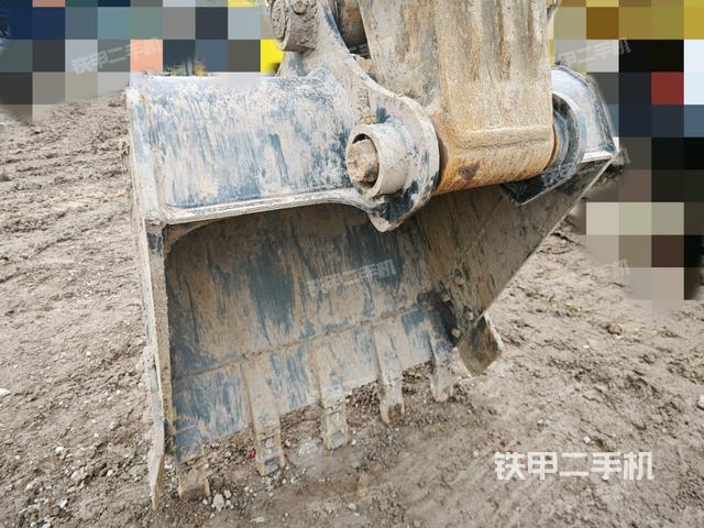 鏟斗右后整體（工作和回轉(zhuǎn)裝置）