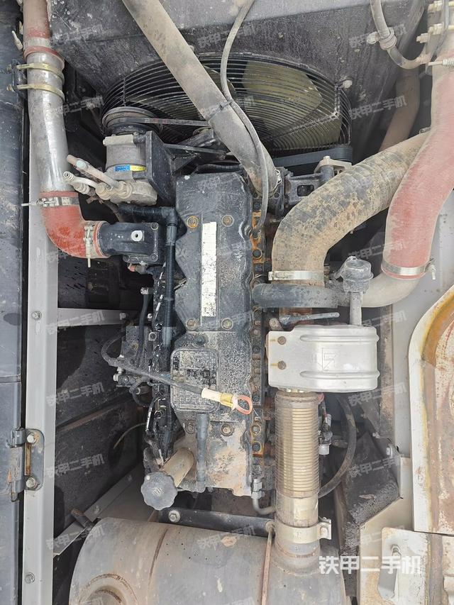 發(fā)動(dòng)機(jī)室（上車部件）