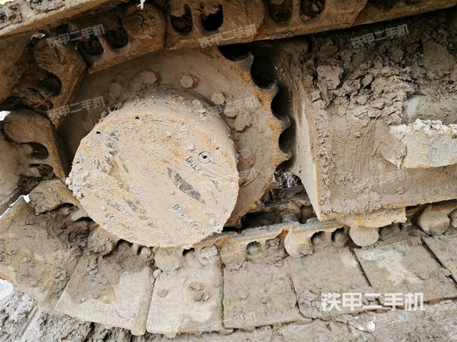 左驅(qū)動輪（行走機構(gòu)）