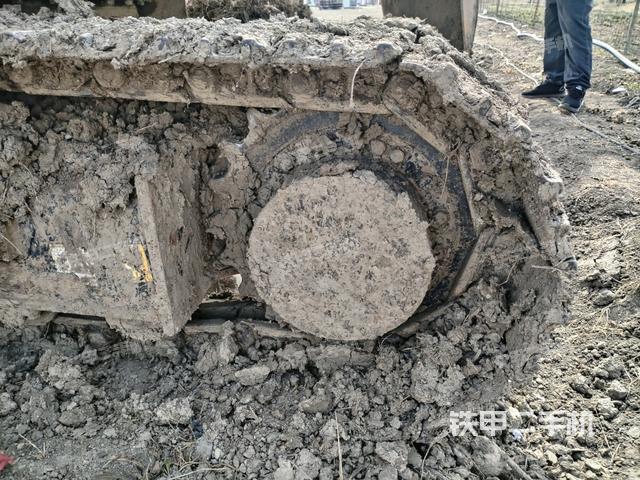 左驅(qū)動(dòng)輪（行走機(jī)構(gòu)）