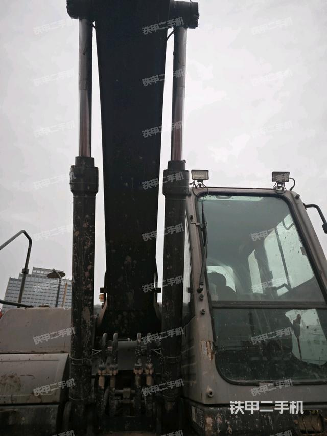 大臂油缸整體?豎拍（工作和回轉(zhuǎn)裝置）