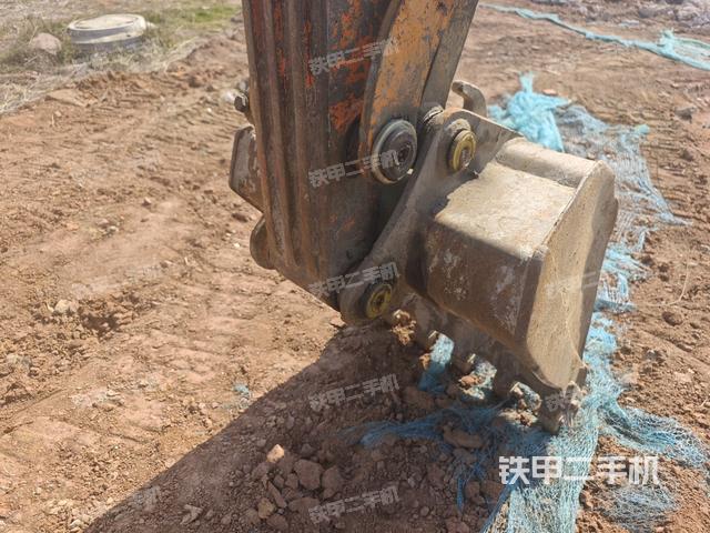 大臂根部?斜（工作和回轉(zhuǎn)裝置）