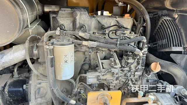 發(fā)動(dòng)機(jī)室（上車部件）