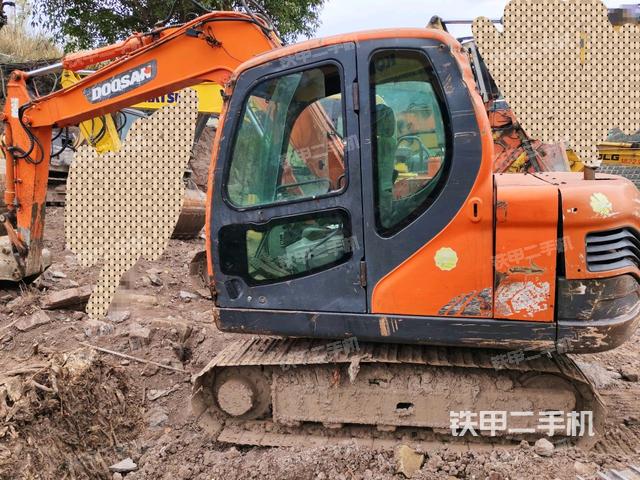 左后45(整機(jī)外觀) 左后45(整機(jī)外觀)