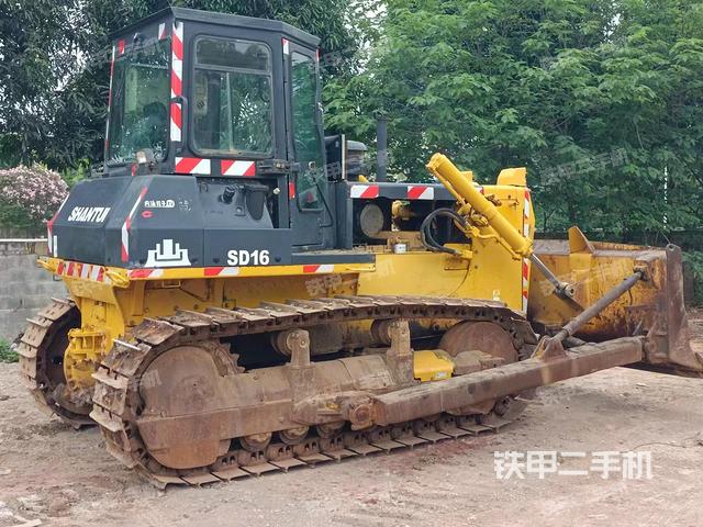 整机右侧（设备外观及核心部件）