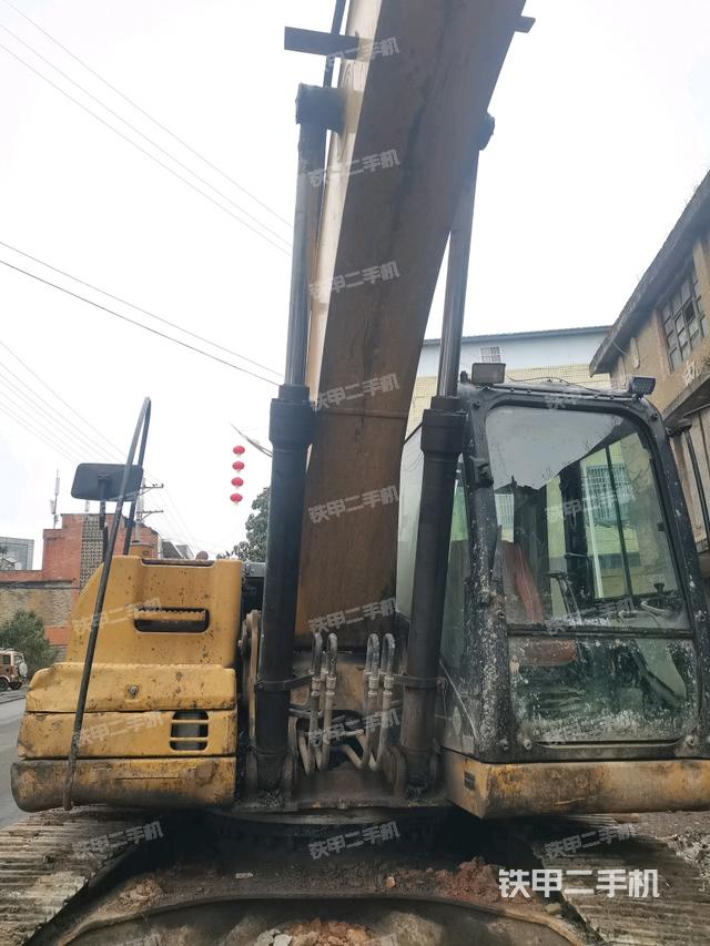 大臂油缸整體?豎拍(工作和回轉(zhuǎn)裝置) 大臂油缸整體?豎拍(工作和回轉(zhuǎn)裝置)