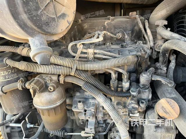 發(fā)動(dòng)機(jī)室（上車部件）