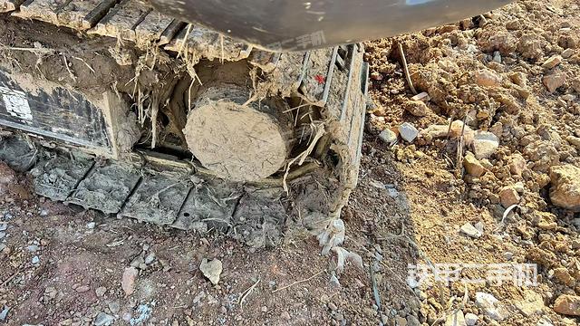 右驅(qū)動(dòng)輪（行走機(jī)構(gòu)）