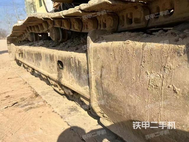 單側履帶整體(整機外觀) 單側履帶整體(整機外觀)