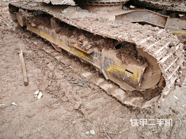 左側(cè)履帶整體?（行走機(jī)構(gòu)）