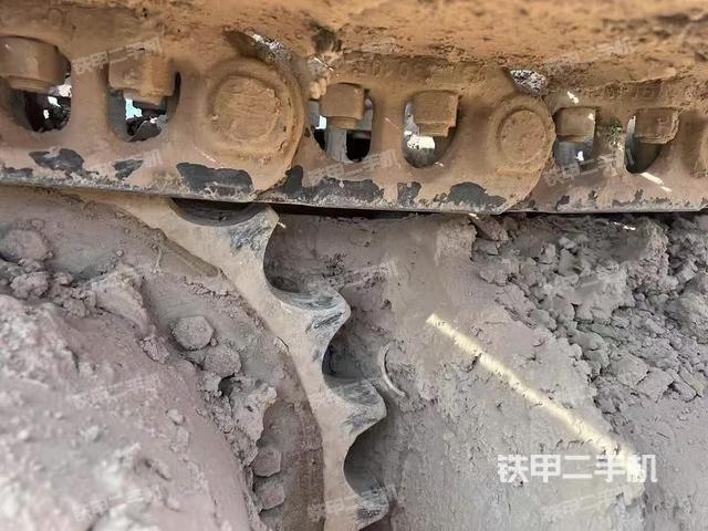 單側(cè)履帶整體（整機(jī)外觀）