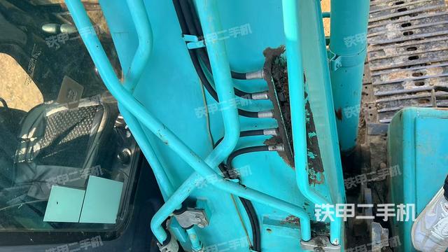 大臂背部俯視(工作和回轉(zhuǎn)裝置) 大臂背部俯視(工作和回轉(zhuǎn)裝置)