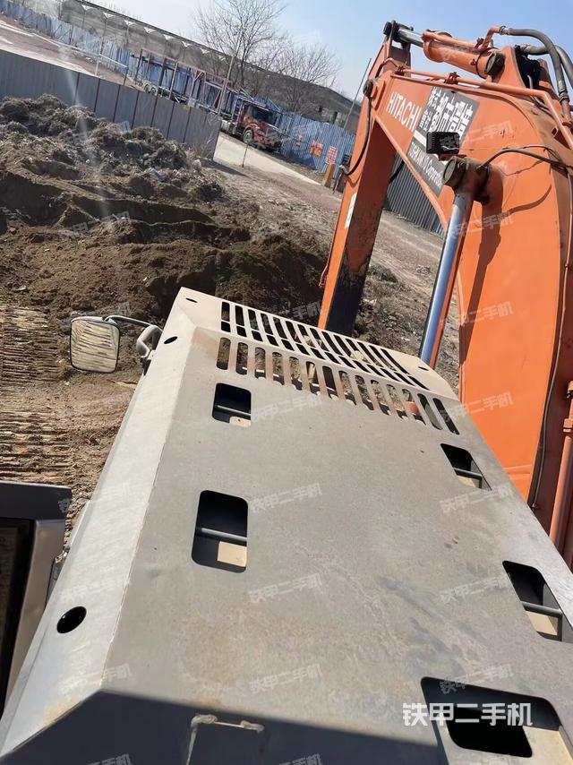 駕駛室頂部（整機(jī)外觀）