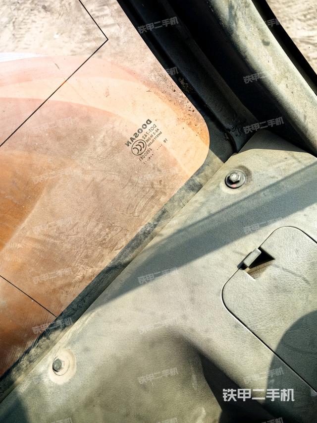 后窗玻璃角標(biāo)(駕駛室部分) 后窗玻璃角標(biāo)(駕駛室部分)