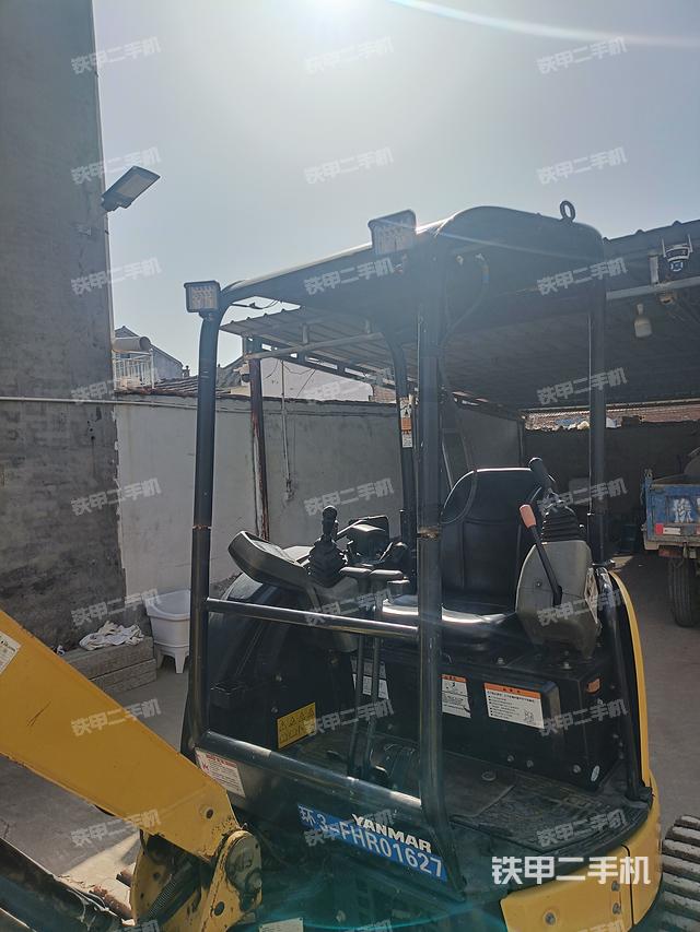 驾驶室顶部（整机外观）