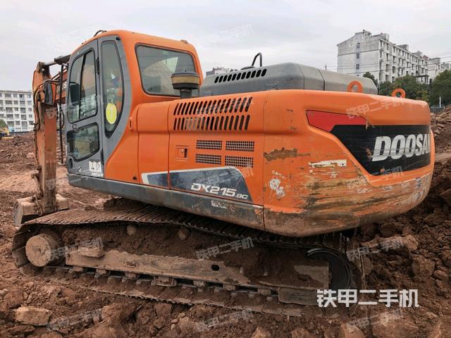 斗山DX215-9C挖掘机的设备实拍-第3张实拍照片