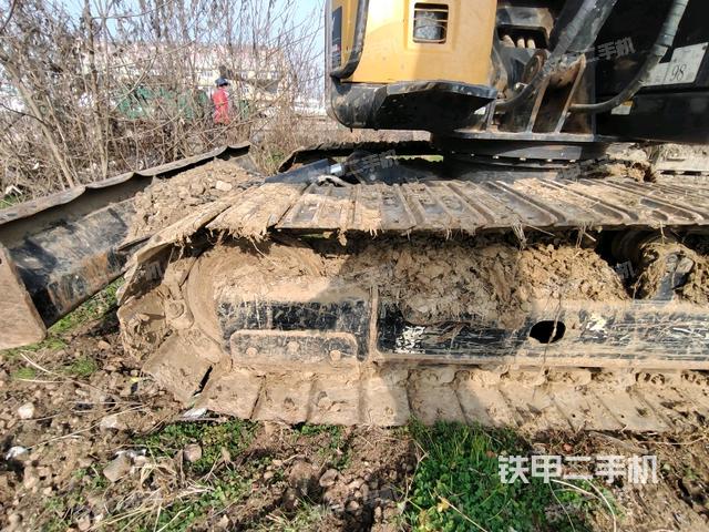 右側(cè)履帶整體?(行走機(jī)構(gòu)) 右側(cè)履帶整體?(行走機(jī)構(gòu))