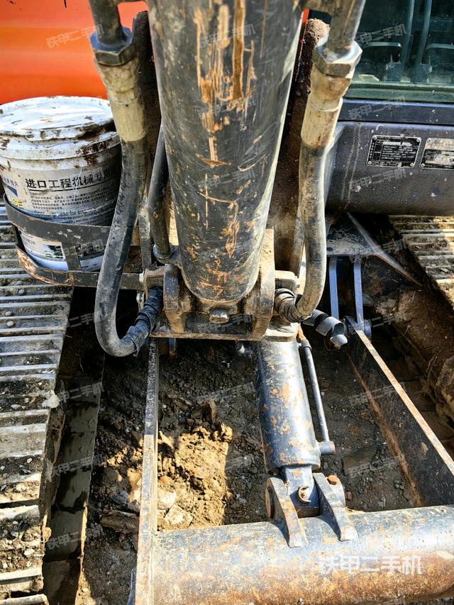 大臂根部?斜(工作和回轉(zhuǎn)裝置) 大臂根部?斜(工作和回轉(zhuǎn)裝置)