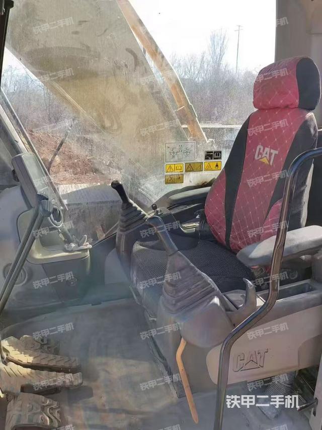 駕駛室整體（整機外觀）