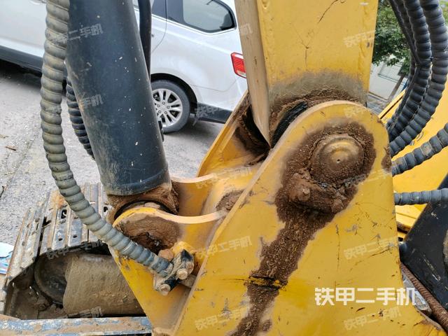 大臂根部?斜（工作和回轉(zhuǎn)裝置）