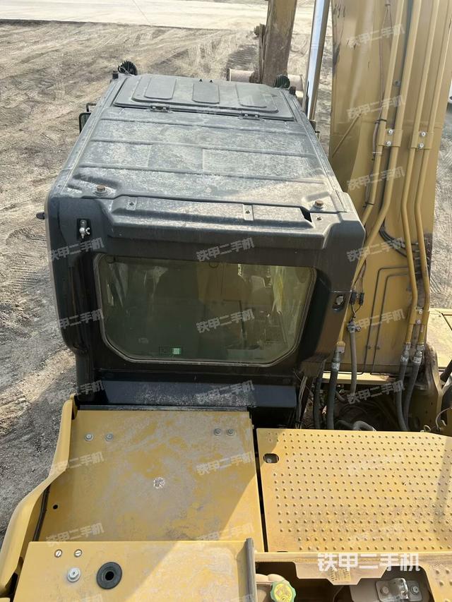 駕駛室頂部（整機(jī)外觀）