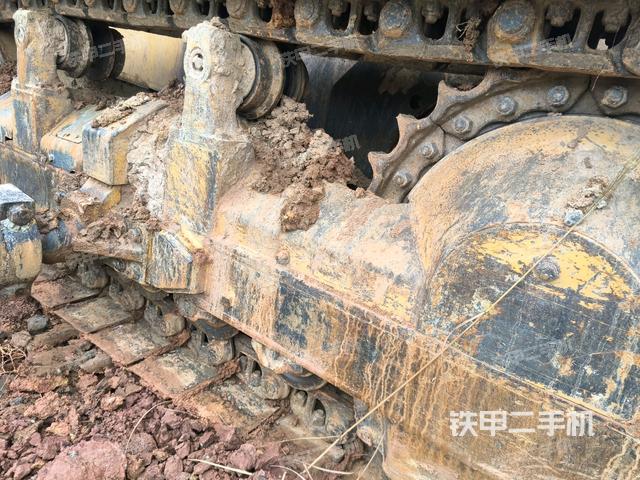 推土鏟右后（推土機底盤及工作裝置）