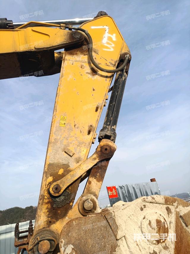小臂整體右前(工作和回轉(zhuǎn)裝置) 小臂整體右前(工作和回轉(zhuǎn)裝置)